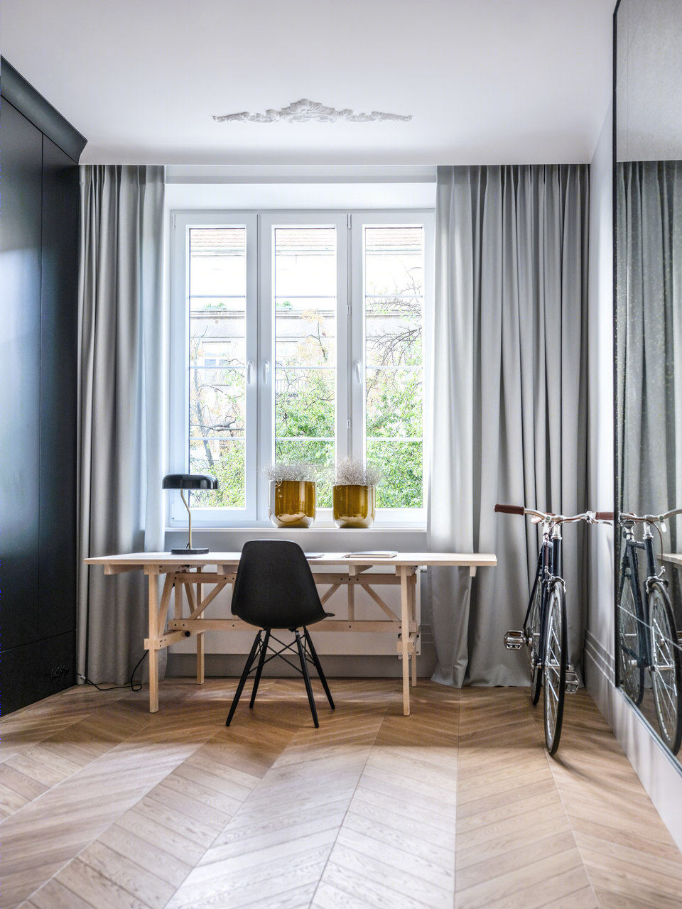 宁静自然氛围的家庭办公设计案例丨ELLEdecoration-40