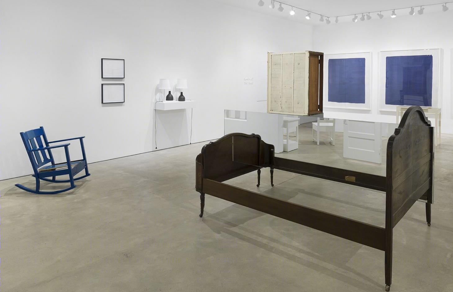 情感震撼的纽约展览 | Roy McMakin 家具艺术探究-13