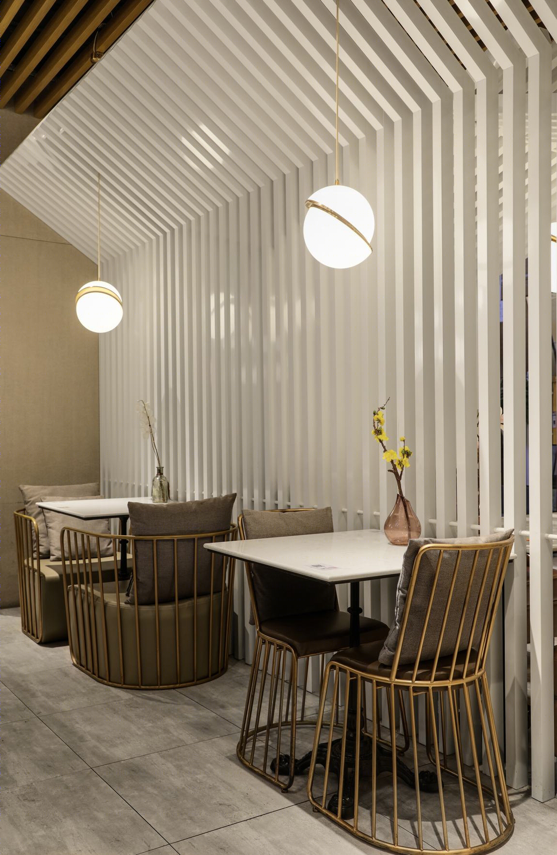 线性元素打造灵动餐厅，降低运营成本-7