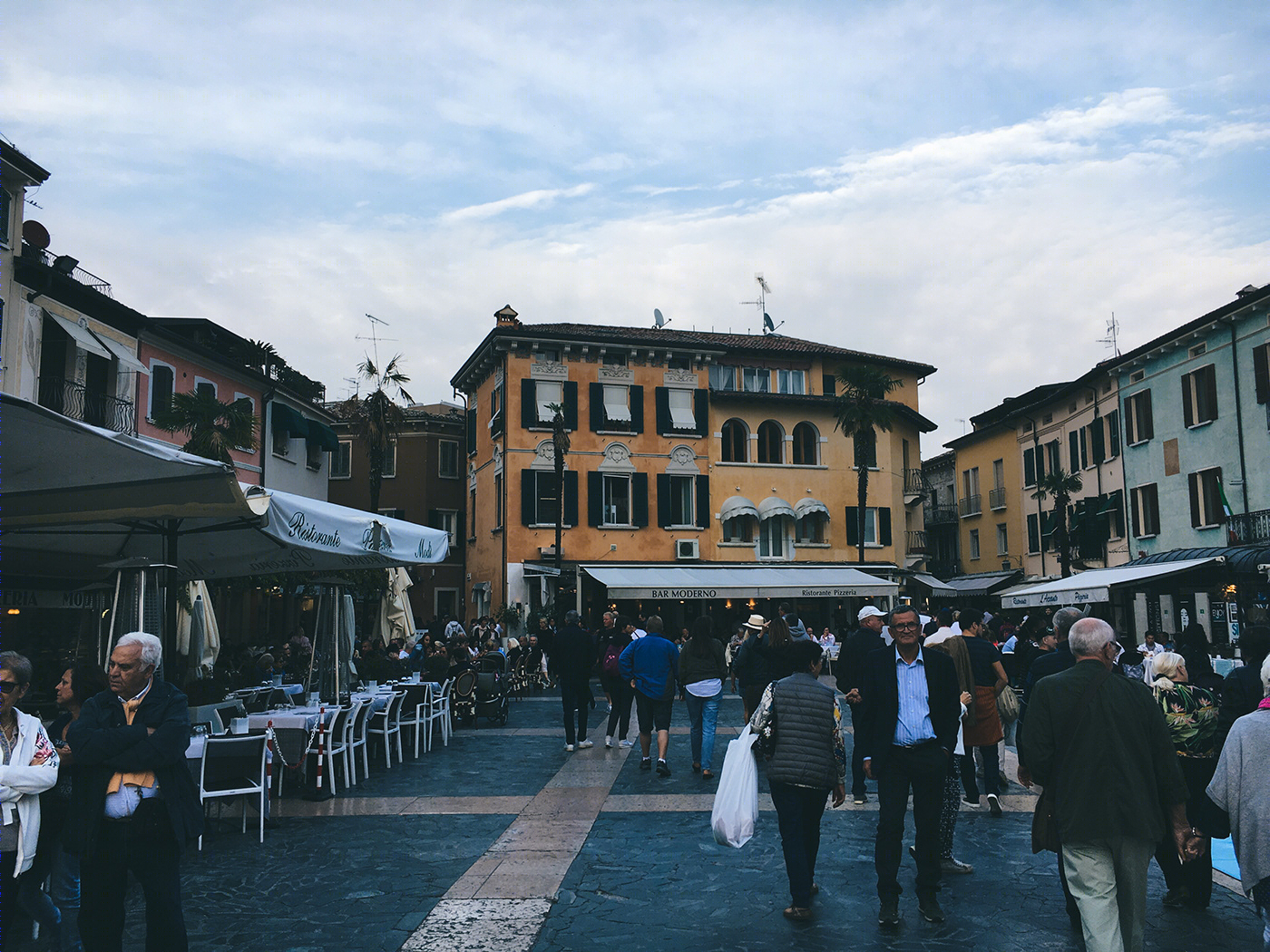 意大利 Verona 的 Sirmione 湖畔度假屋设计-11