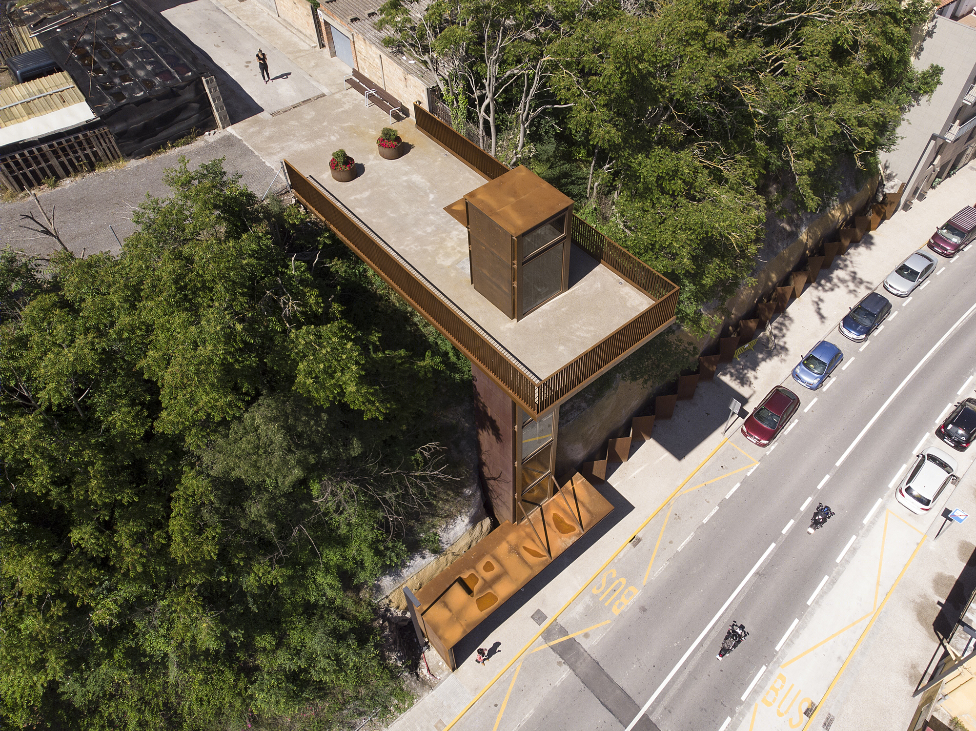Santamaria Arquitectes 的 La Rampinya Elevator 设计-20