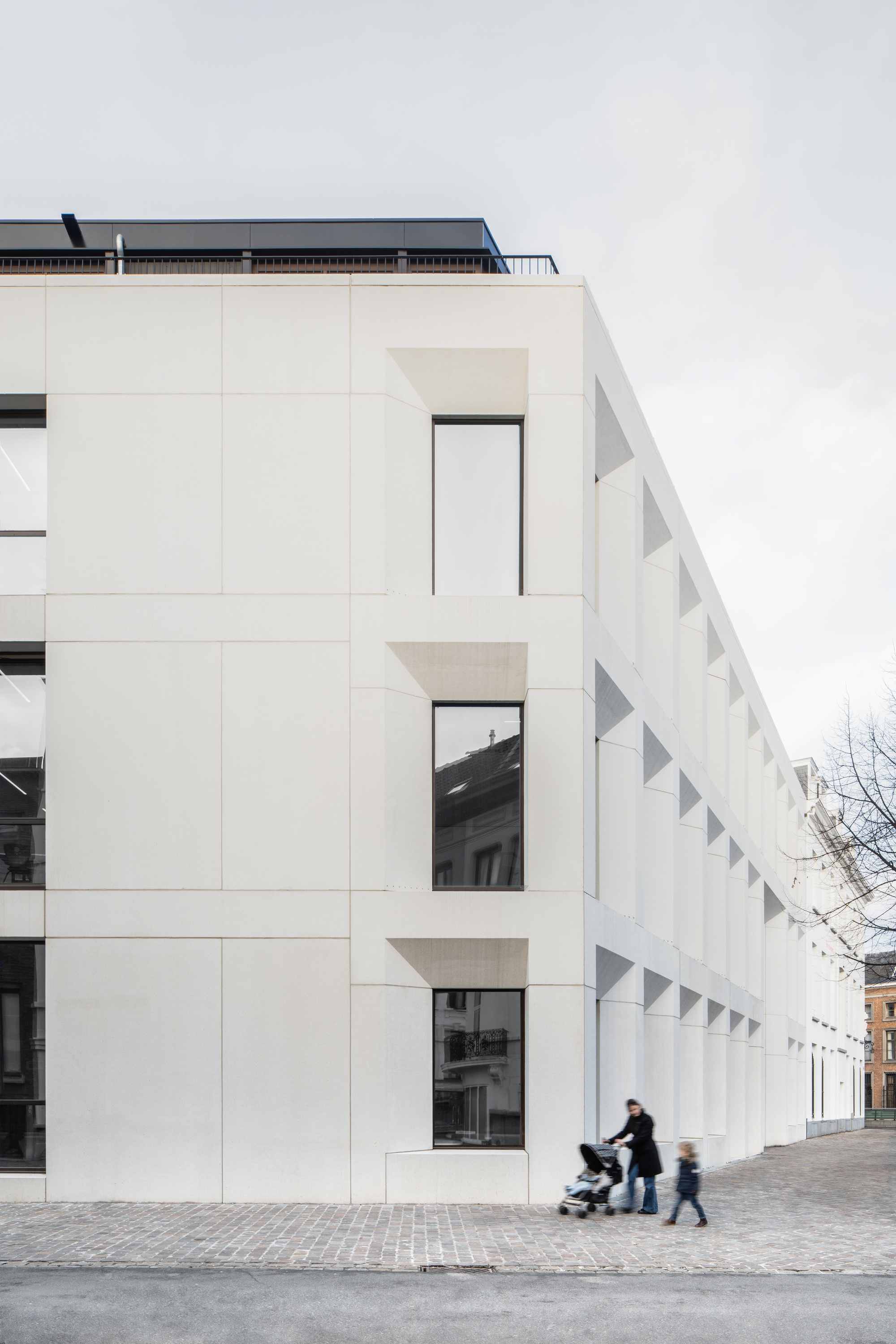 安特卫普管理学院-23