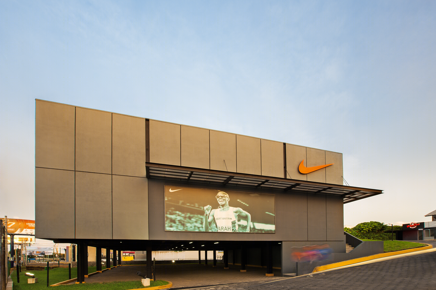 耐克工厂店 MGA-4