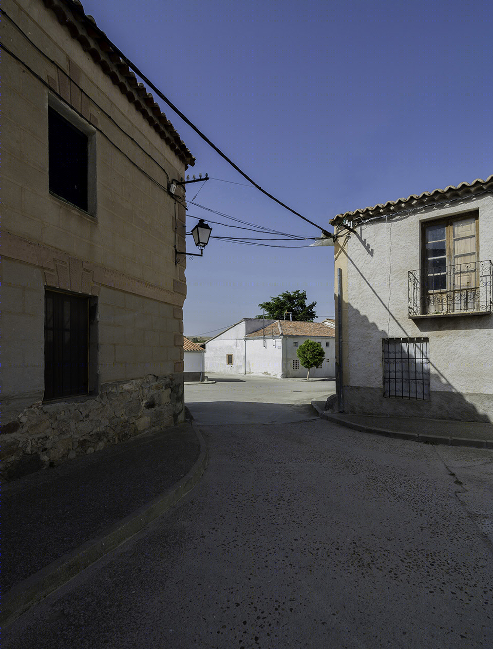 西班牙废弃谷仓变宜居住宅-3