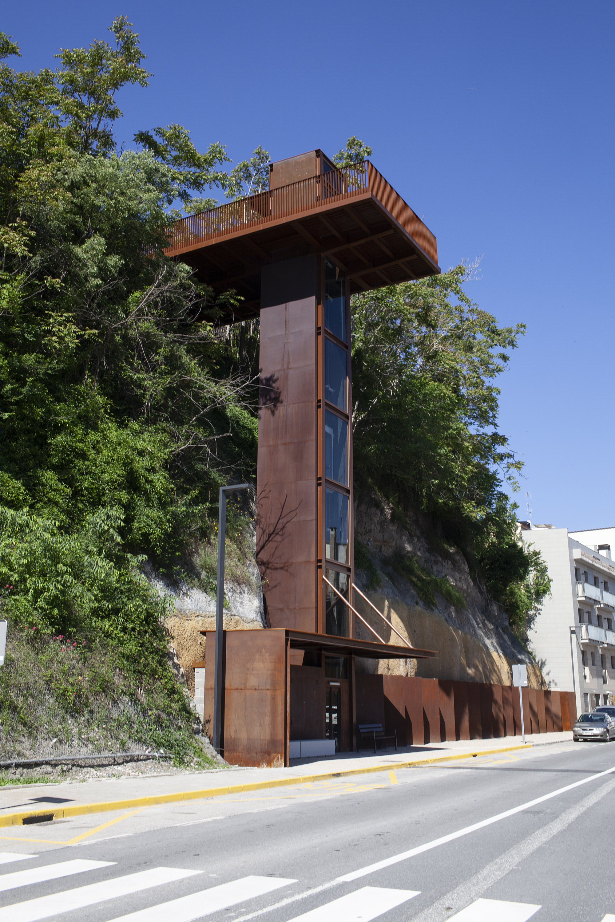 Santamaria Arquitectes 的 La Rampinya Elevator 设计-21