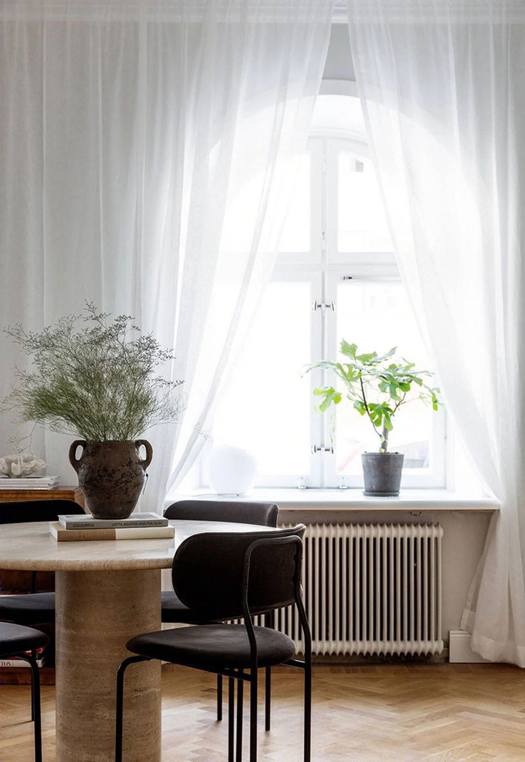 现代斯德哥尔摩女孩公寓，精致优雅的中性空间-10