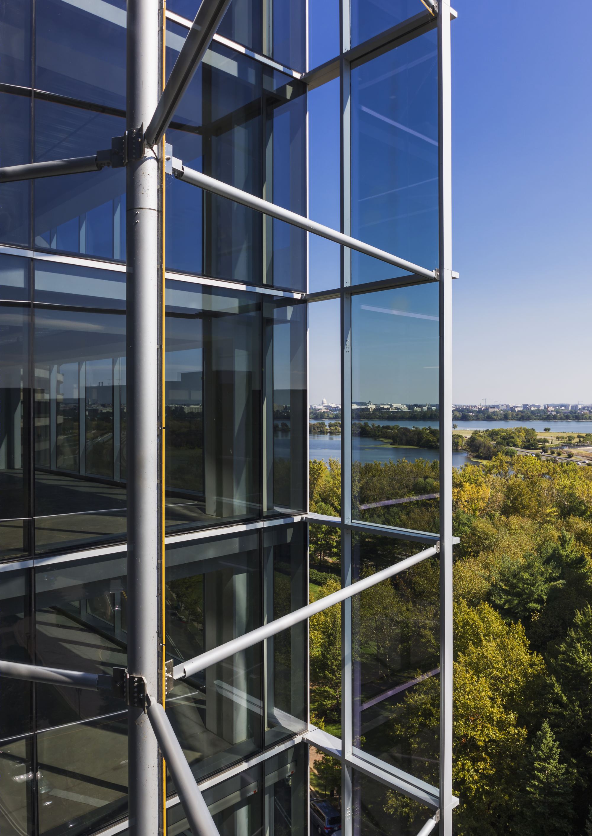 绿色更新，旧建筑的新生 | FOX Architects 的 1400 Crystal Drive 办公建筑-12