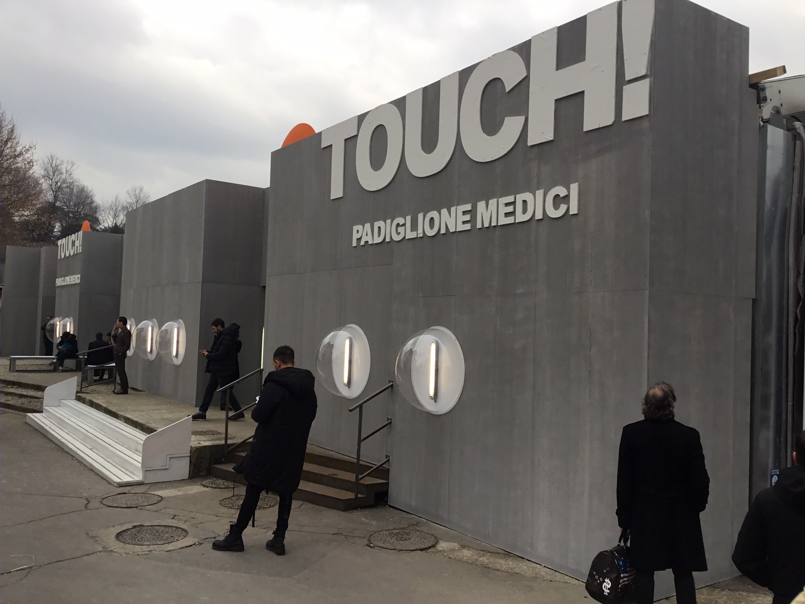 Pitti Uomo 展览三维立体装置设计-9