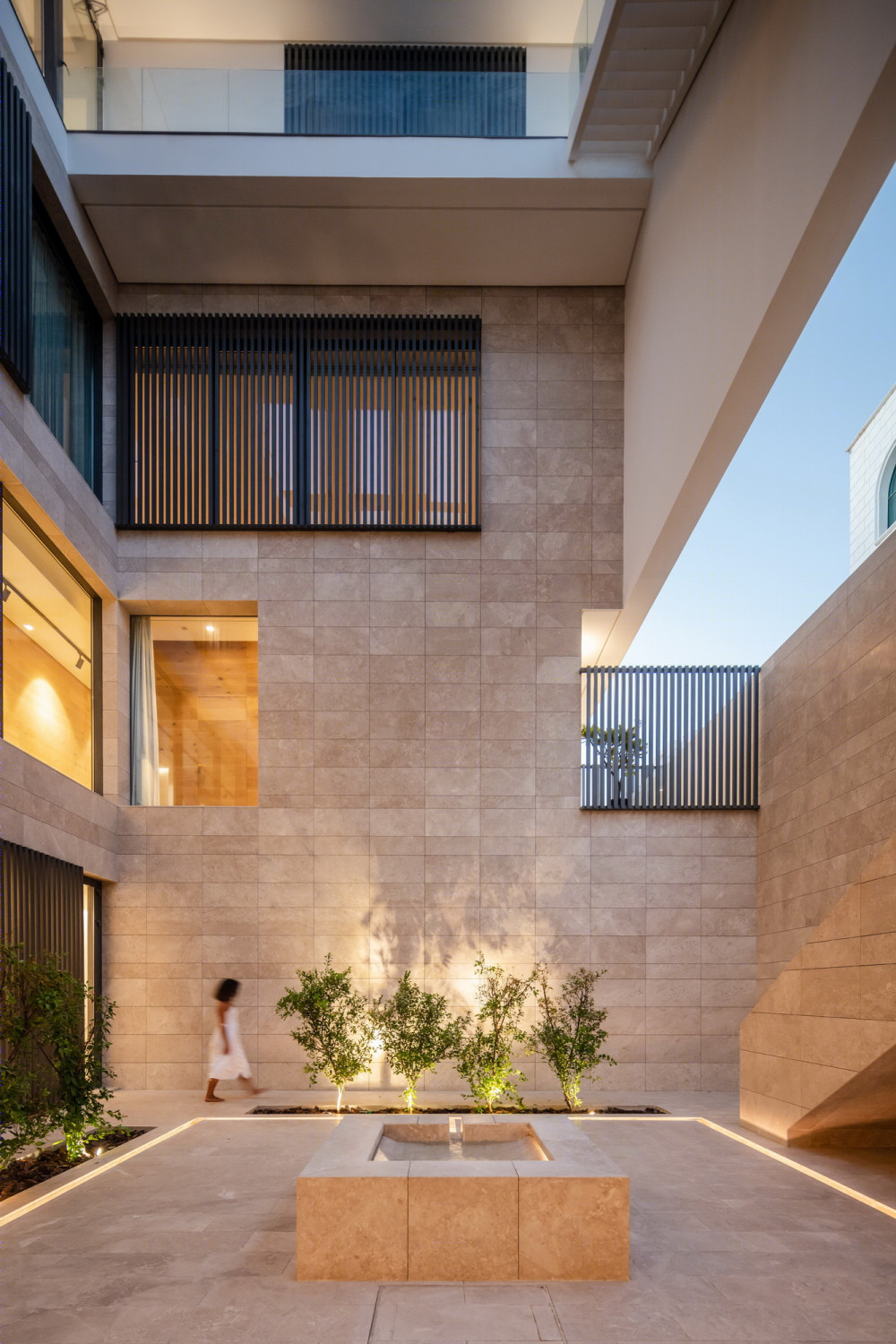 米什雷夫的现代简约住宅设计-12