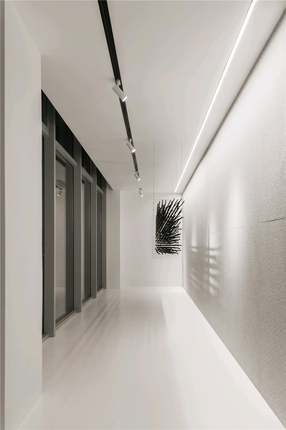 现代办公室设计典范 | 冷静、清晰、稳定与通透-3