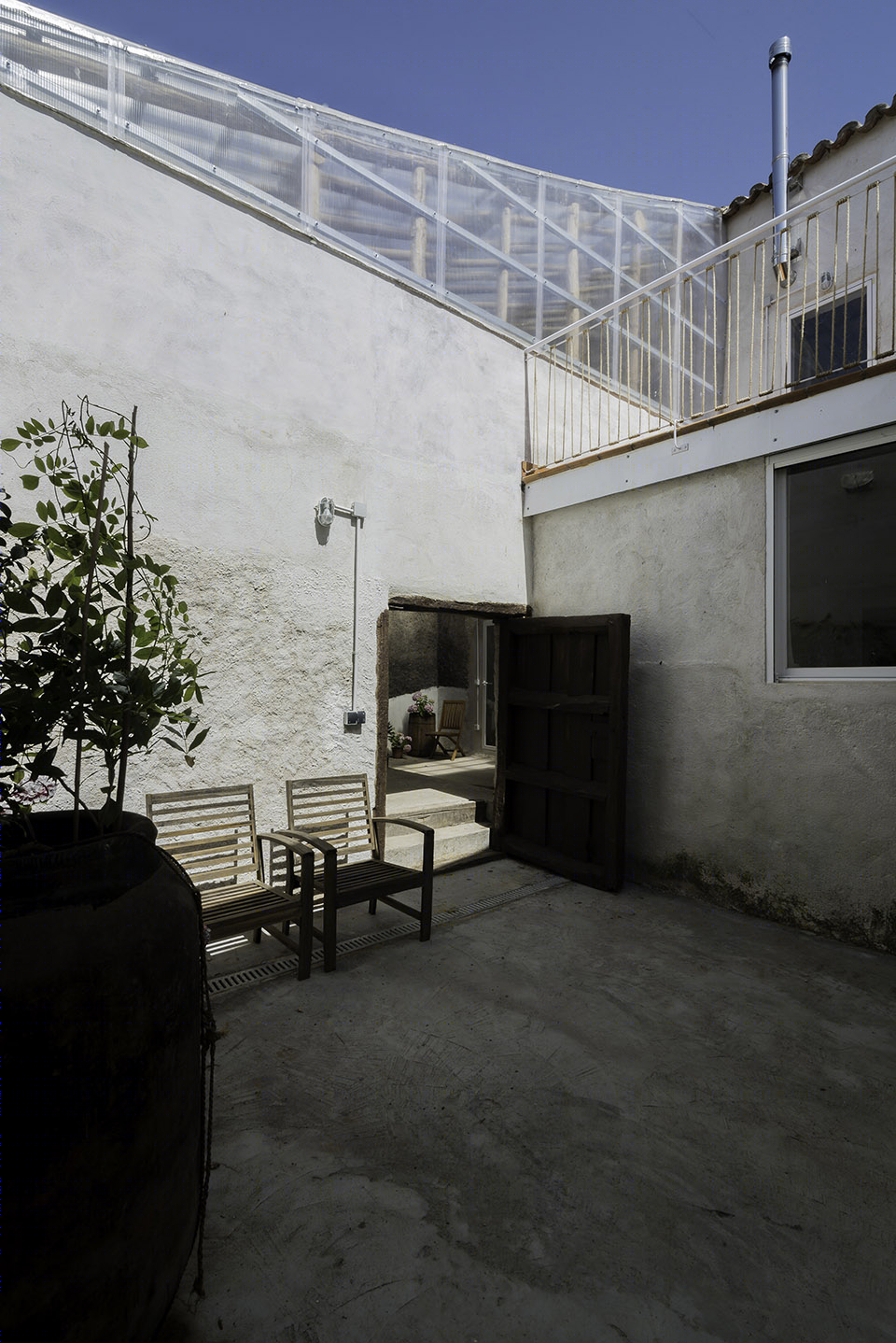 西班牙废弃谷仓变宜居住宅-32