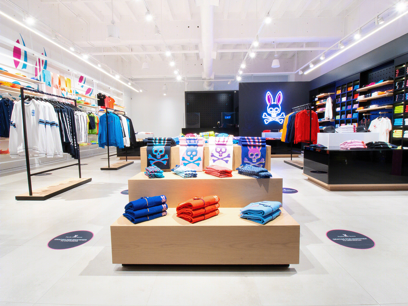 Anastasiya Gushchina丨服装店丨Interior design photography | Psycho Bunny | Guatemala-8