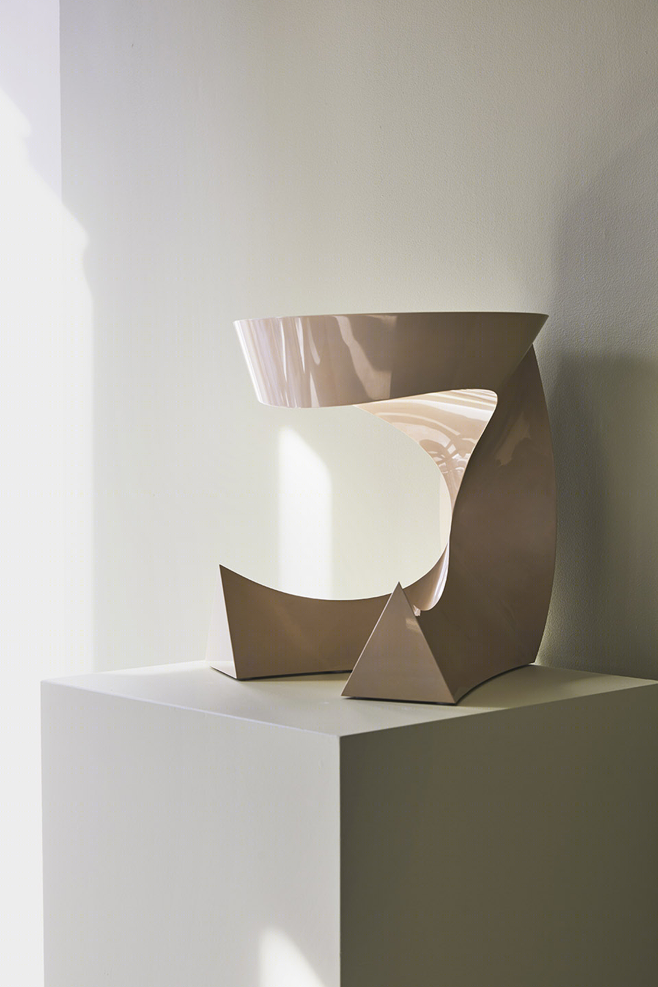 纽约慢动作家具展呈十件新品,解读 Aldo Bakker 设计亮点-13