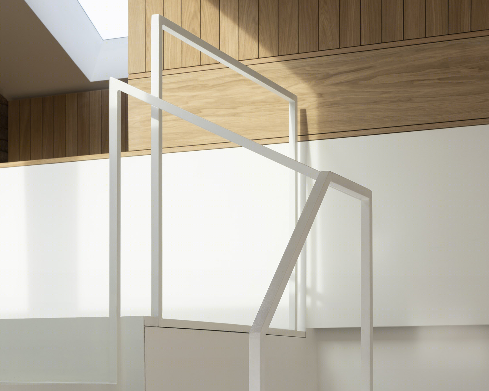 伦敦传统阁楼惊艳改造，空间利用与历史融合的典范-32