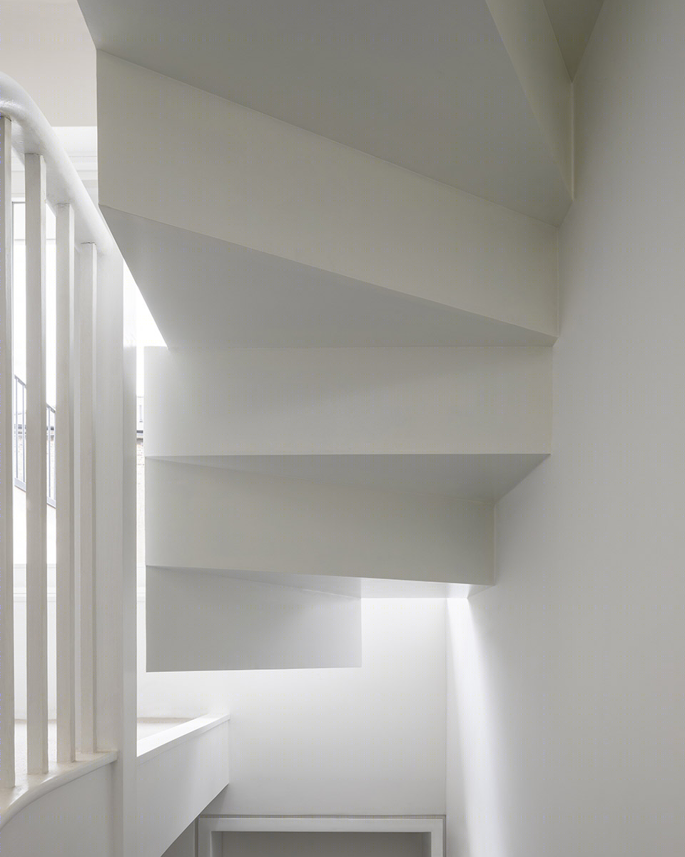 伦敦传统阁楼惊艳改造，空间利用与历史融合的典范-34