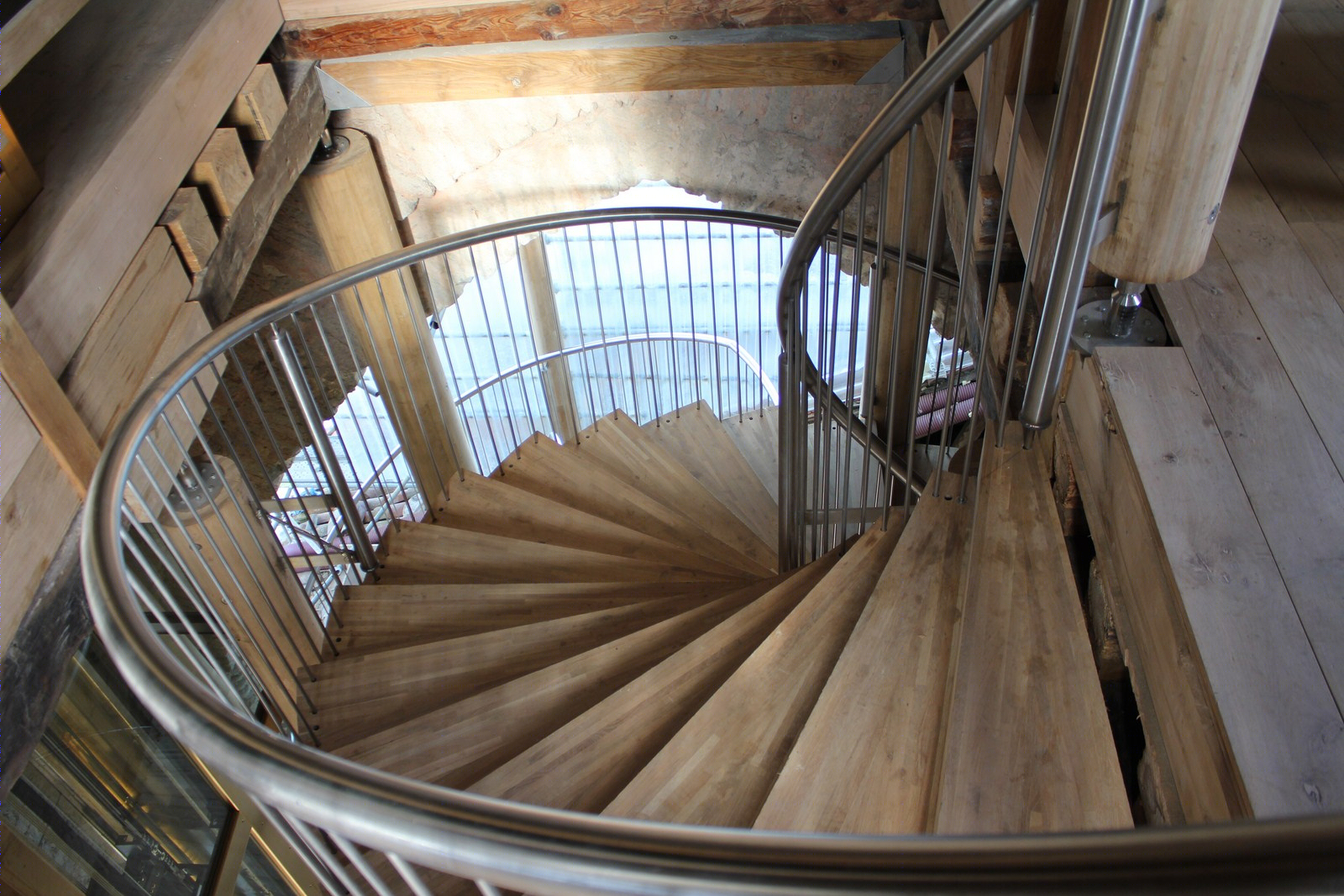 西班牙圣玛利亚大教堂 Glulam oak beams 室内设计-10