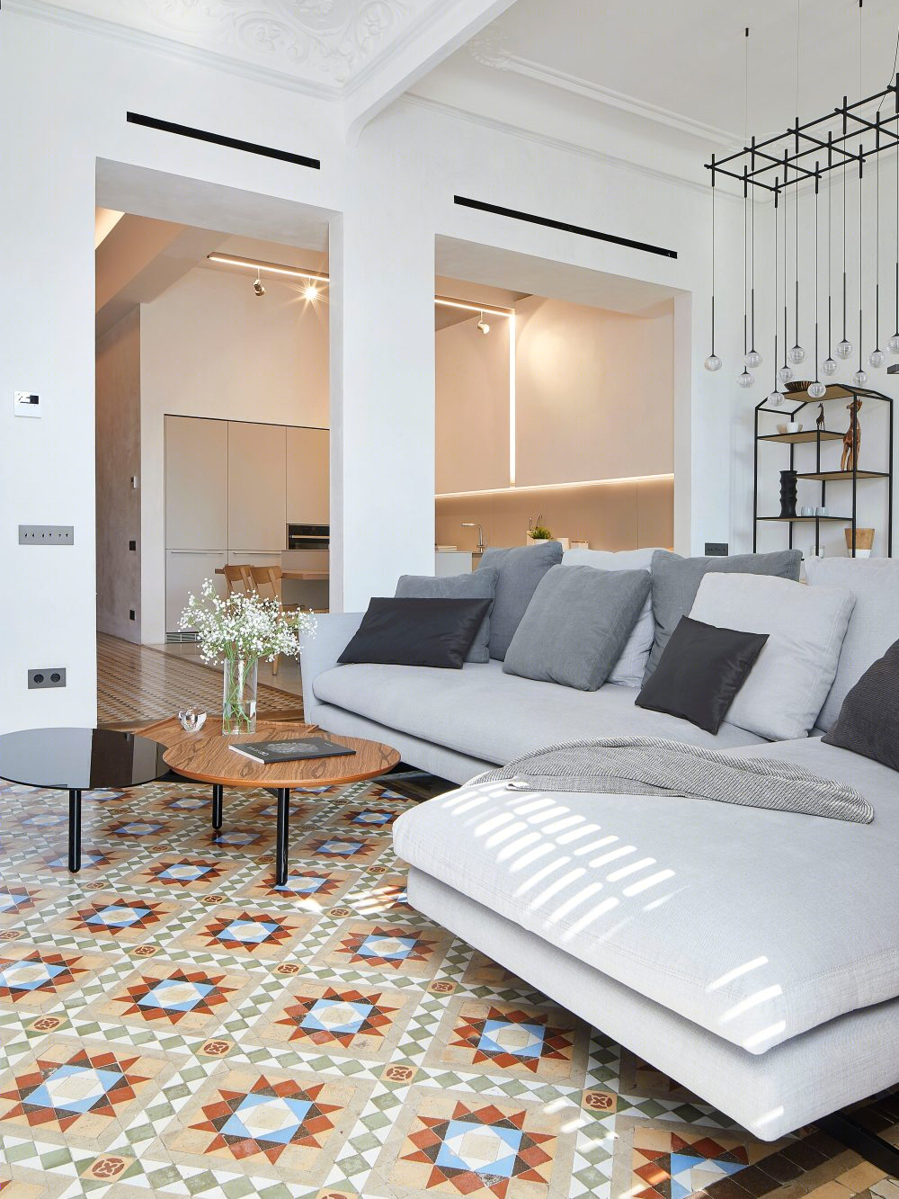 巴塞罗那 1907 年老建筑翻新，现代主义风格与历史元素完美融合-34