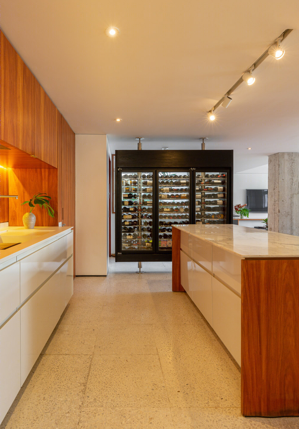 巴西 MF 住宅 (2019) Firma 设计 · 空间重塑与木质背景墙的完美融合-41