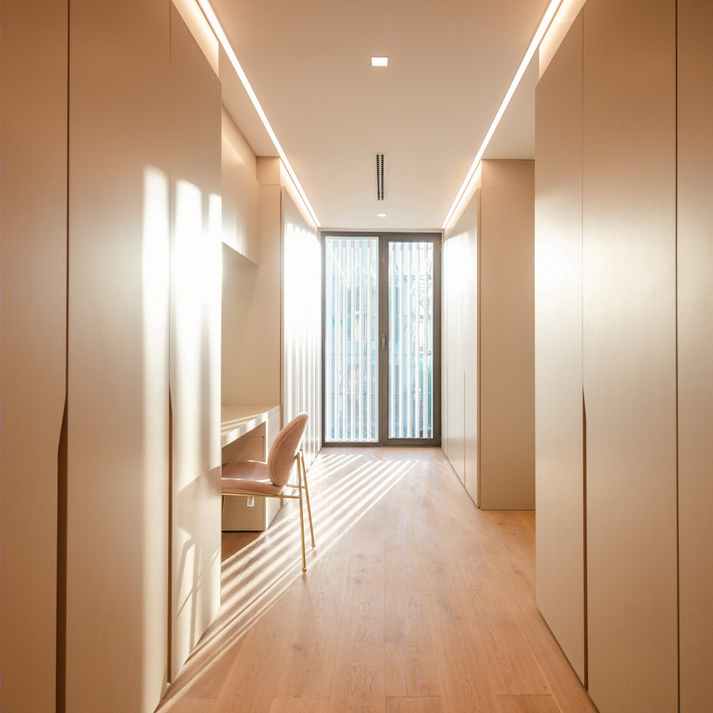 米什雷夫的现代简约住宅设计-26