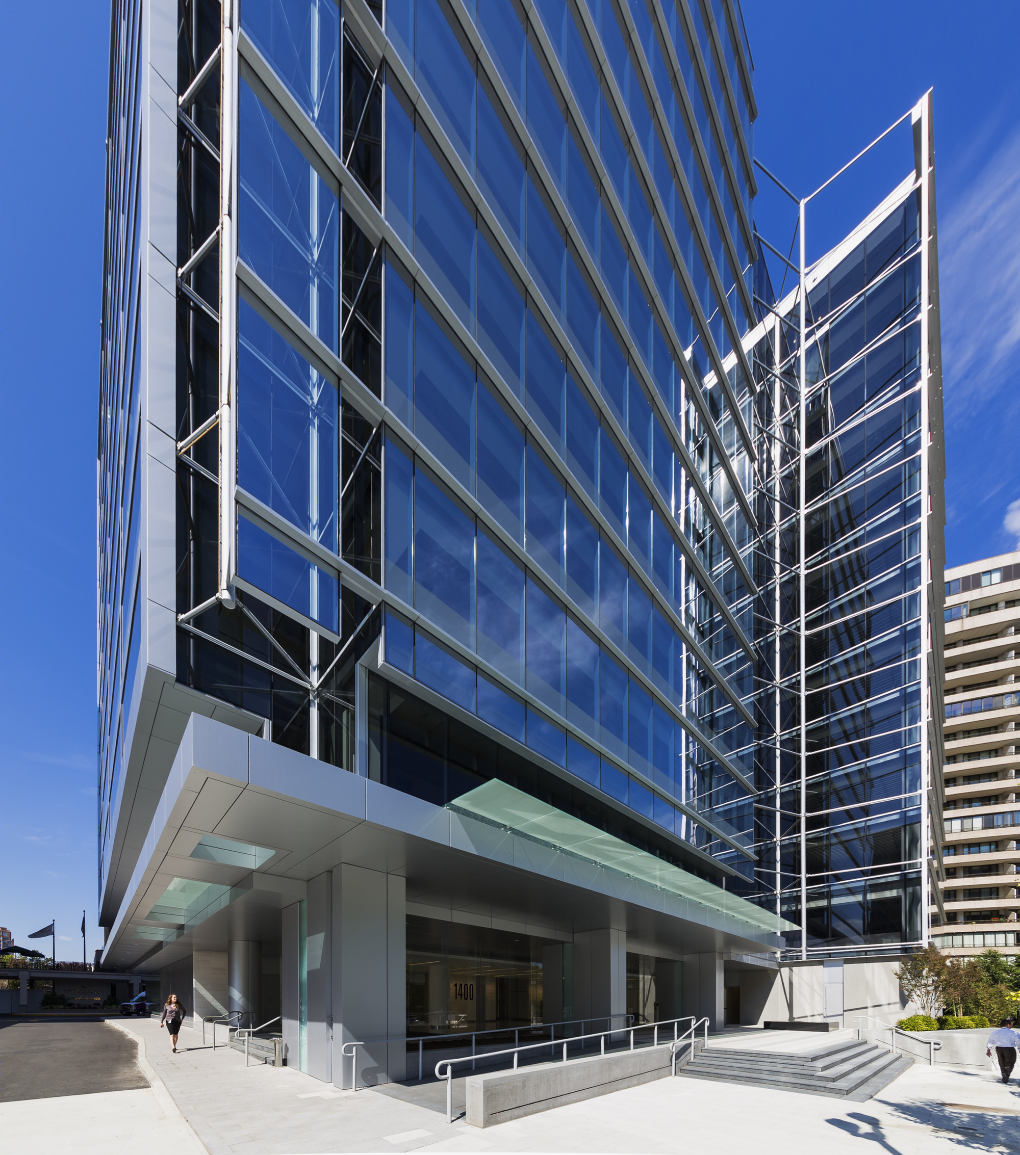绿色更新，旧建筑的新生 | FOX Architects 的 1400 Crystal Drive 办公建筑-20