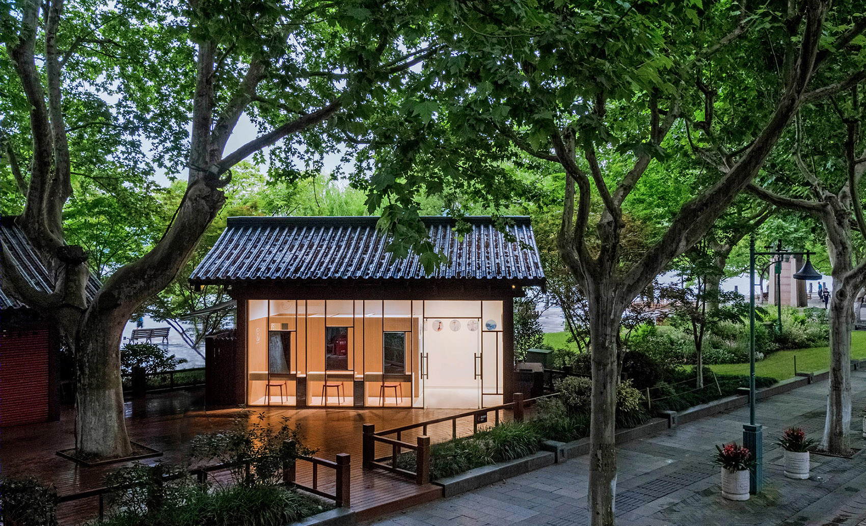 西湖边的微型汉服体验馆,体现古风潮流的设计理念-3