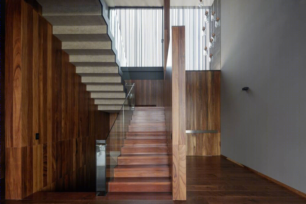 墨西哥"Dos 之家" | 融入街角的透明空隙设计-16