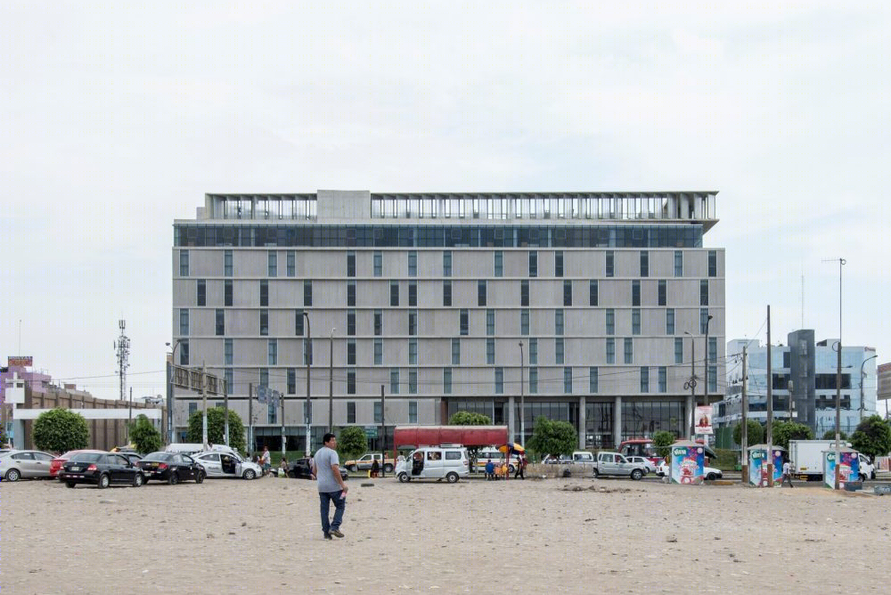 秘鲁利马机场假日酒店 · 打造城市与建筑的互动空间-28