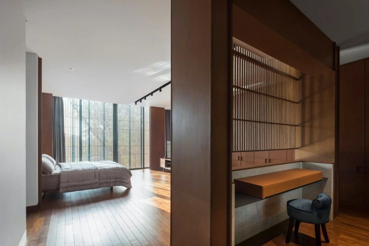 Serene Timber Screen House in Jakarta-20
