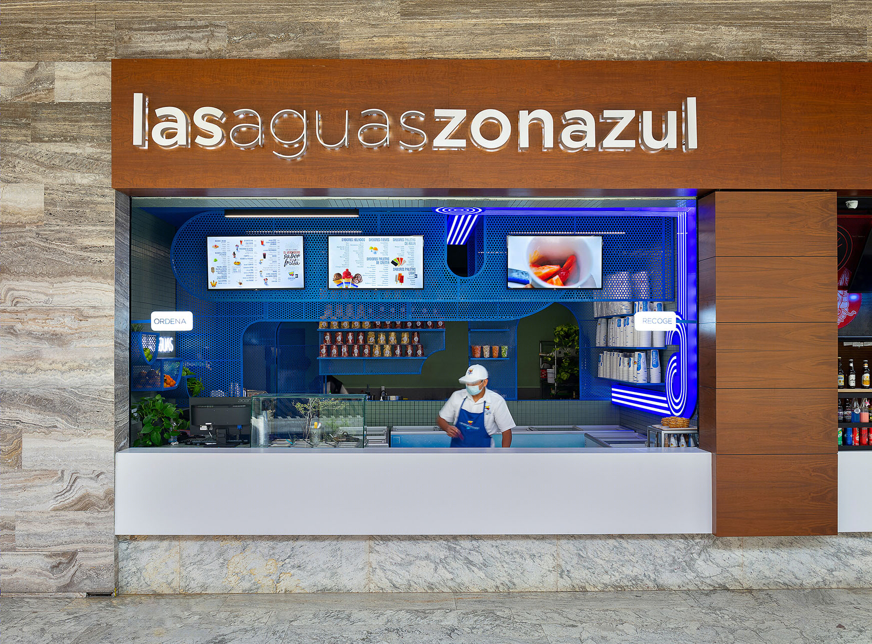 复古快餐店 Las Aguas Zona Azul丨墨西哥墨西哥城丨Germán Velasco Arquitectos-3