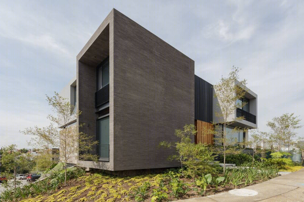 墨西哥"Dos 之家" | 融入街角的透明空隙设计-22