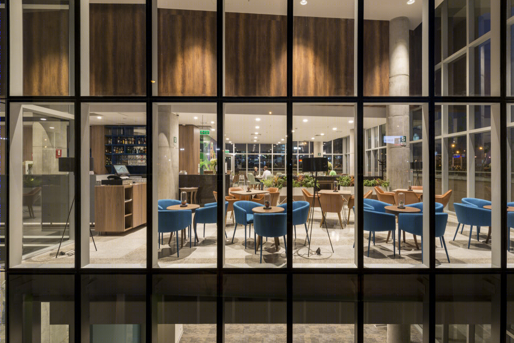 秘鲁利马机场假日酒店 · 打造城市与建筑的互动空间-31