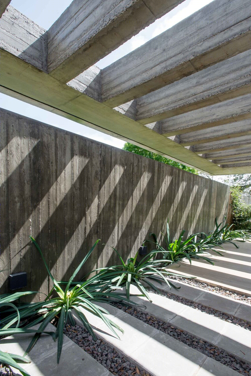 阿根廷 Casa Fluxa 别墅 | 简约现代的室内设计-11