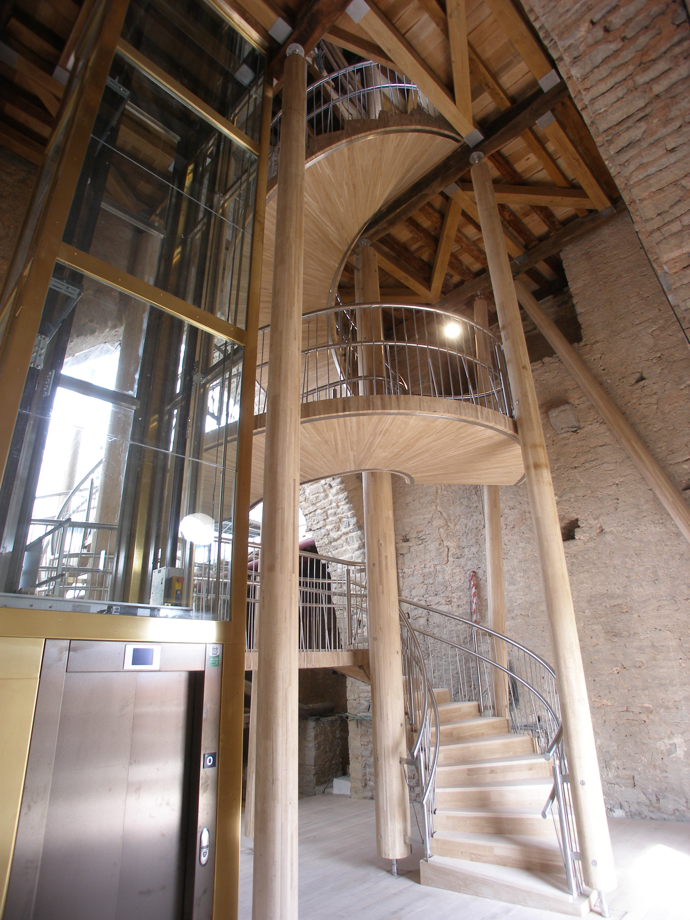 西班牙圣玛利亚大教堂 Glulam oak beams 室内设计-19