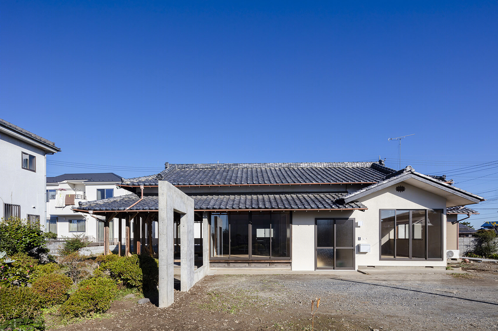 日本老宅变形记 | 缩减住宅,从老房子里拆出一个花园-3