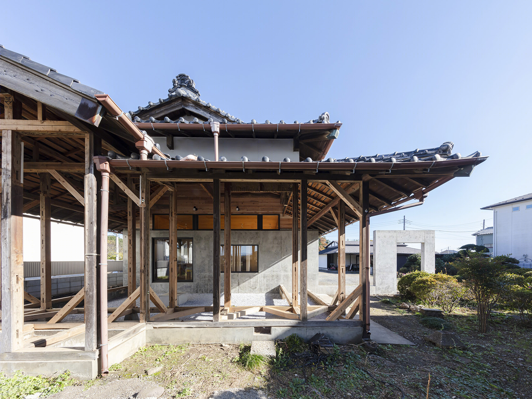 日本老宅变形记 | 缩减住宅,从老房子里拆出一个花园-10
