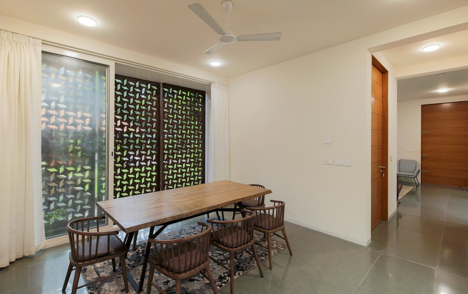 有组织的众议院（或：纪律严明的众议院）-67