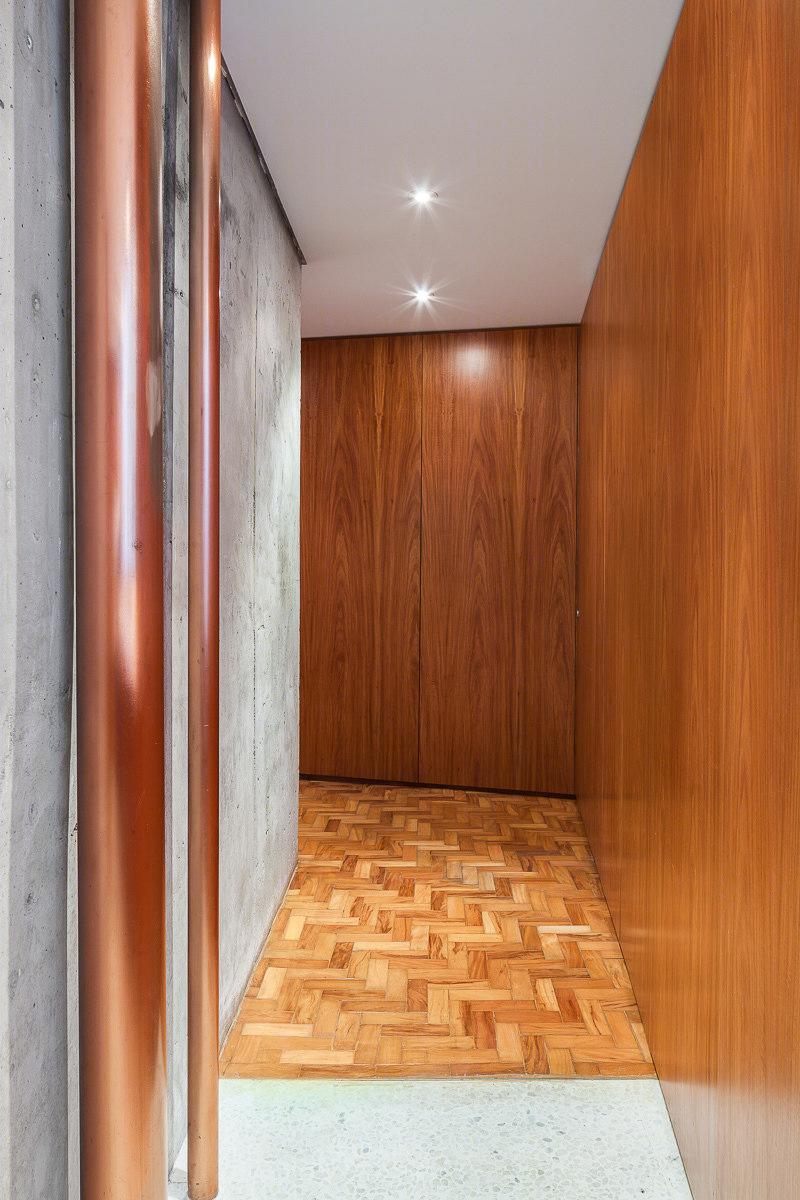 巴西 MF 住宅 (2019) Firma 设计 · 空间重塑与木质背景墙的完美融合-48