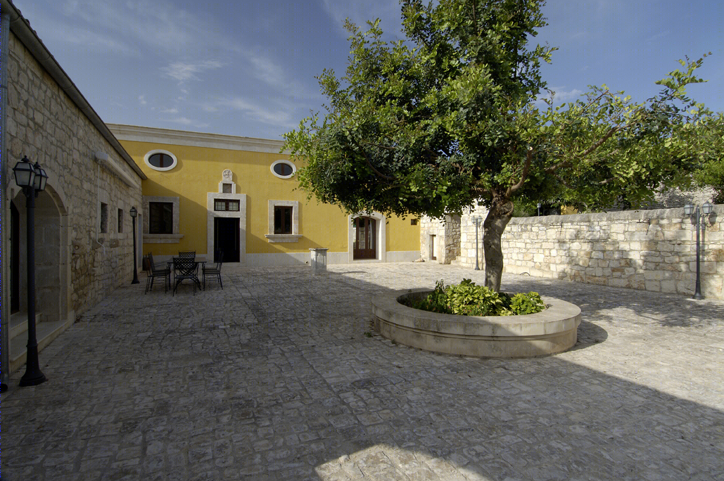 Farmhouse in the Sicilian countryside-1