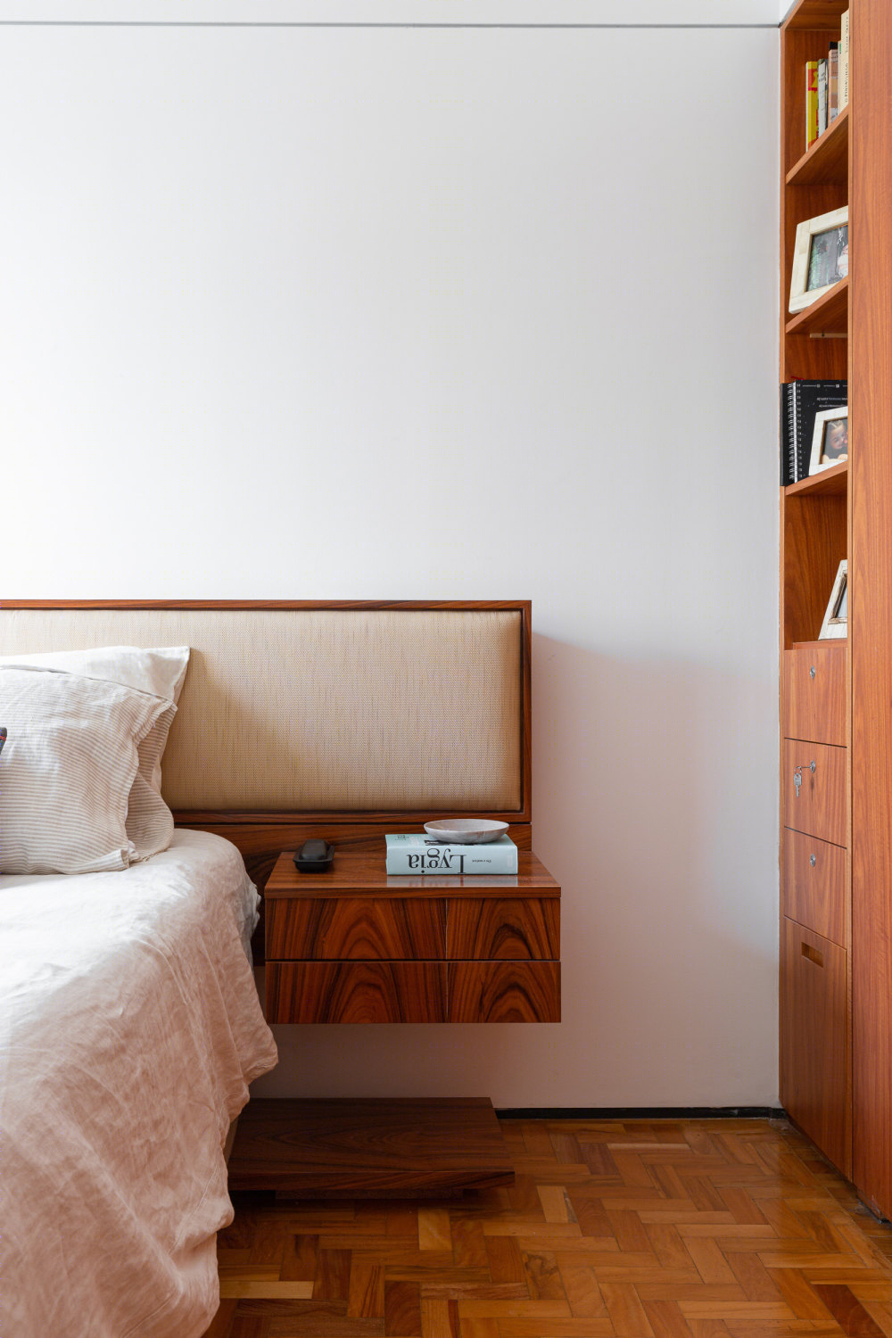 巴西 MF 住宅 (2019) Firma 设计 · 空间重塑与木质背景墙的完美融合-52