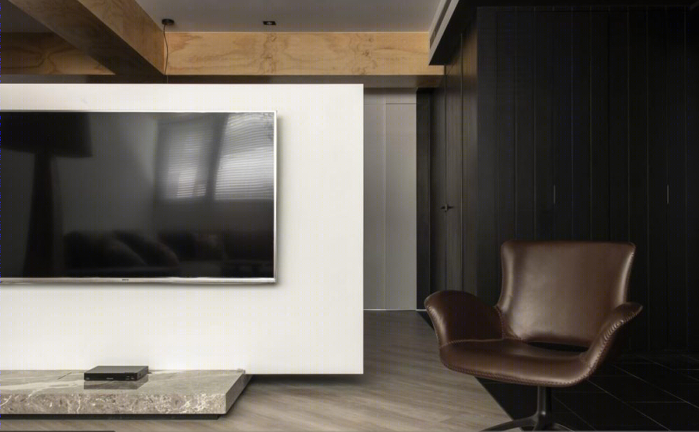 35 坪老屋翻新，经典黑白配打造现代住宅-7