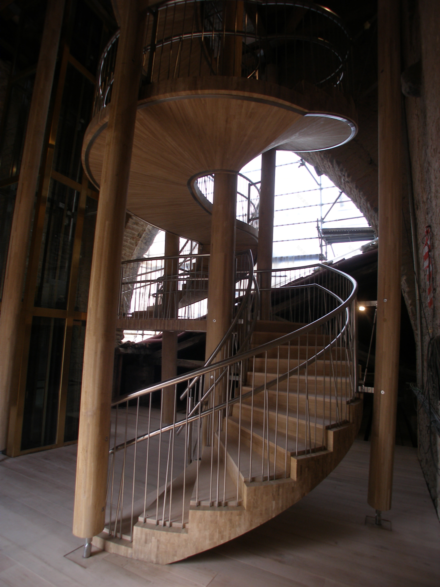 西班牙圣玛利亚大教堂 Glulam oak beams 室内设计-18