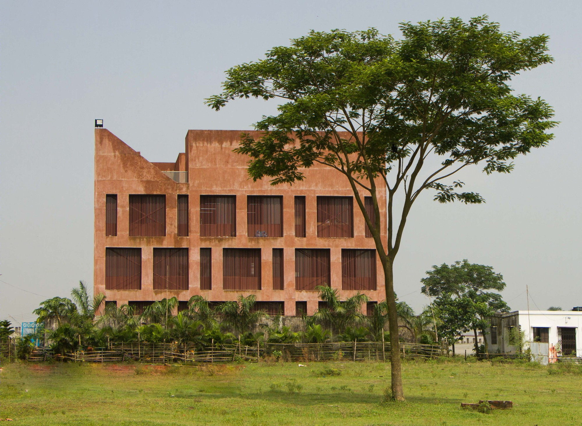 孟加拉国达卡国际大学行政大楼-20