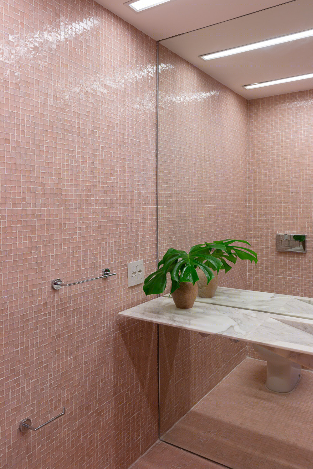 巴西 MF 住宅 (2019) Firma 设计 · 空间重塑与木质背景墙的完美融合-57