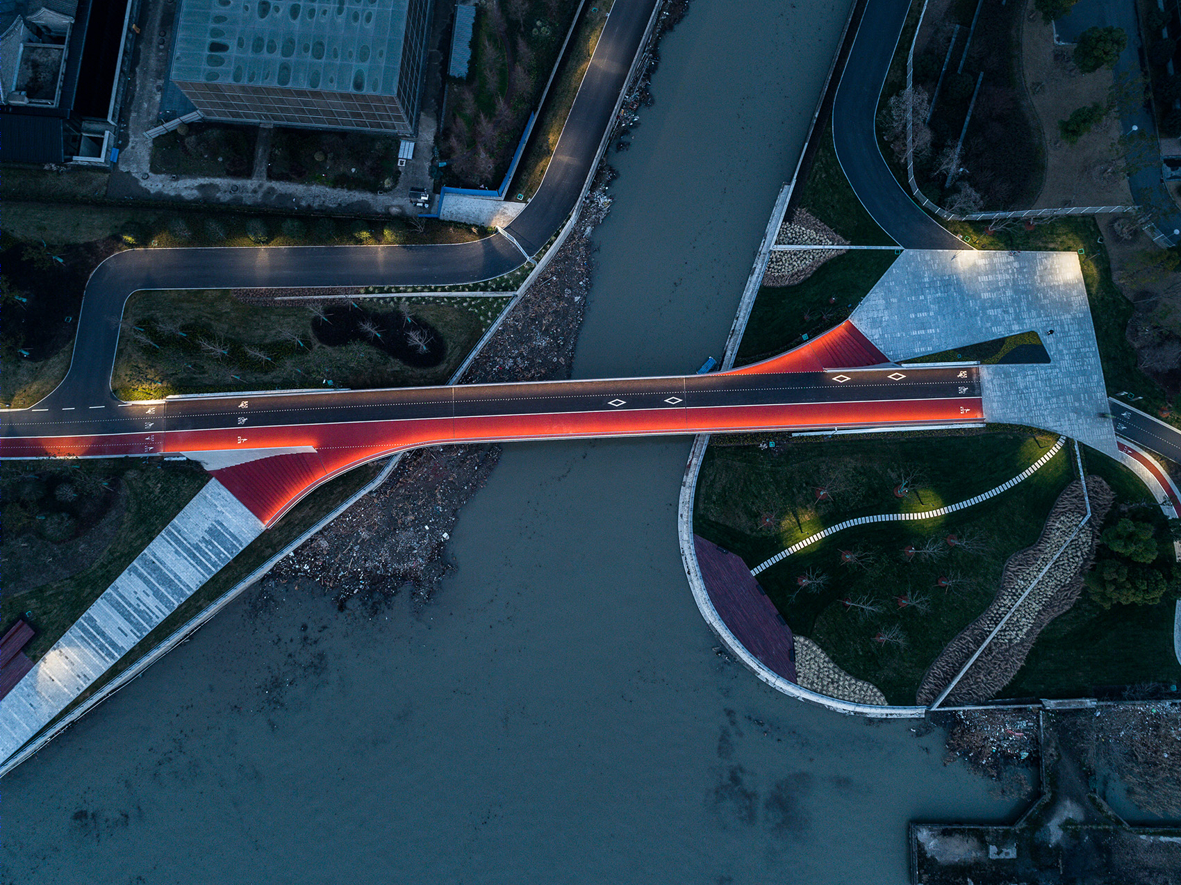 上海东岸云桥探秘 · 融入景观,交通,建筑的复合设计-13