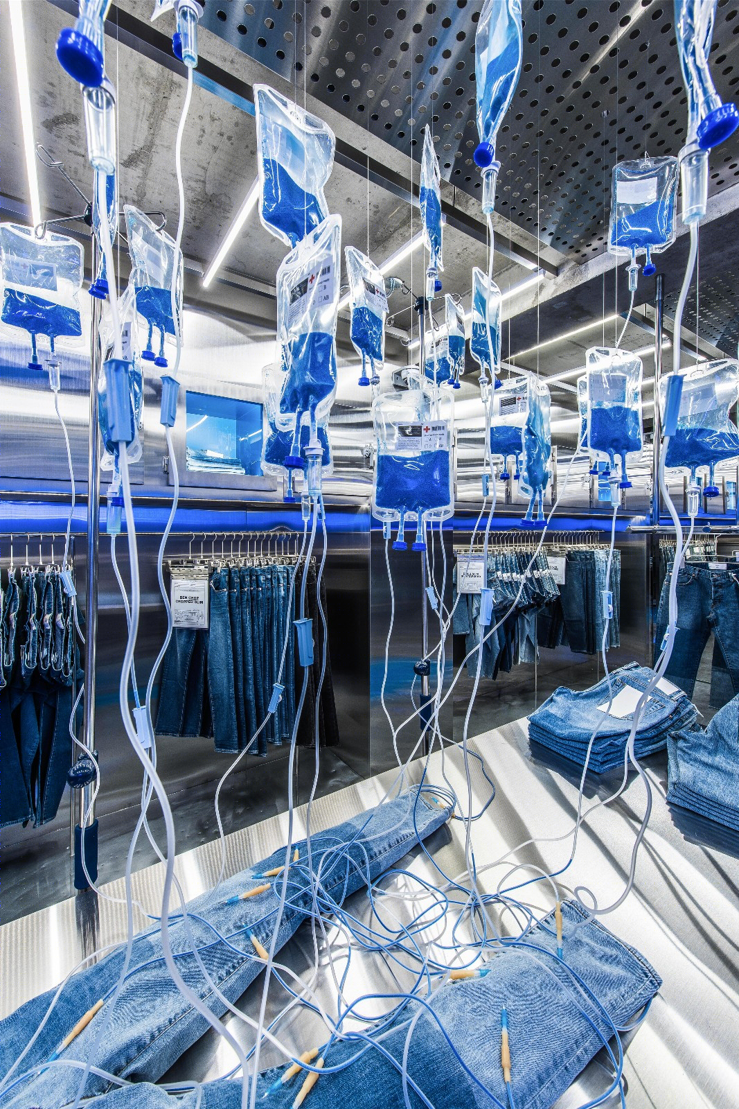 首尔“LAB101”旗舰店，现代创意蓝色炫酷风-4