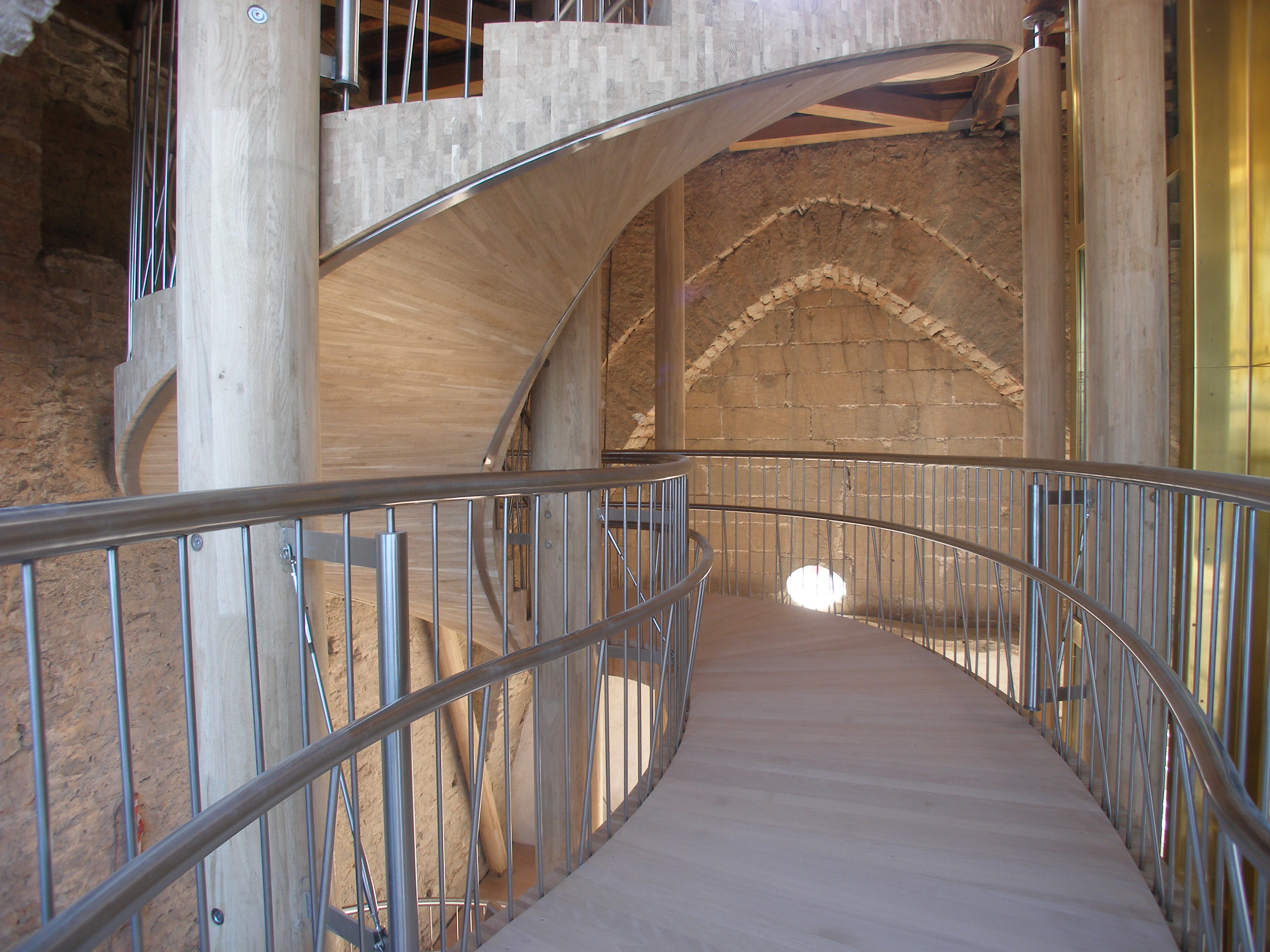 西班牙圣玛利亚大教堂 Glulam oak beams 室内设计-21