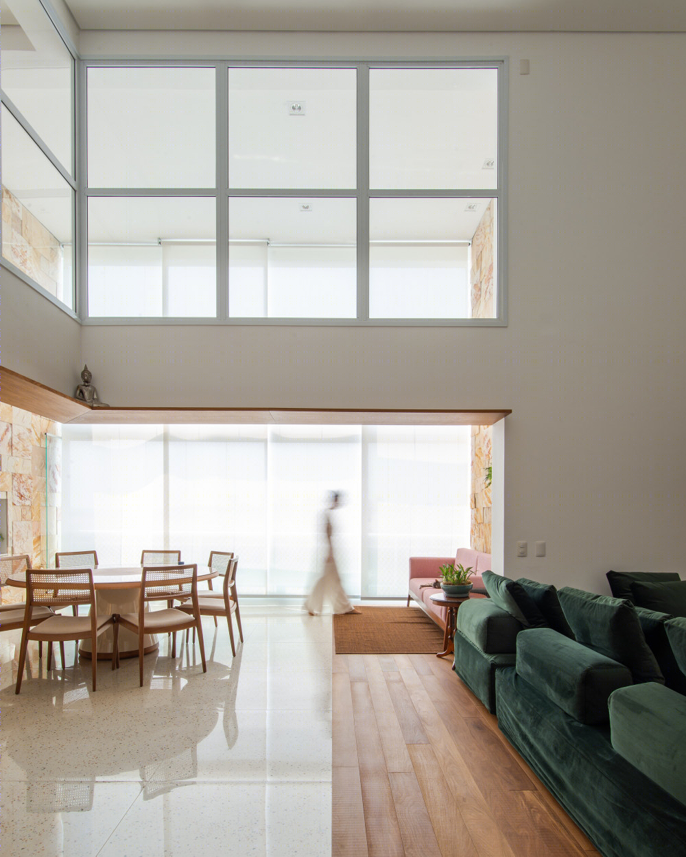 巴西塔夸尔 112 公寓 | 自然材料与平衡色调的室内设计-23