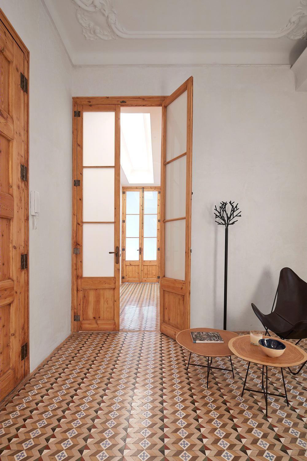 巴塞罗那 1907 年老建筑翻新，现代主义风格与历史元素完美融合-53