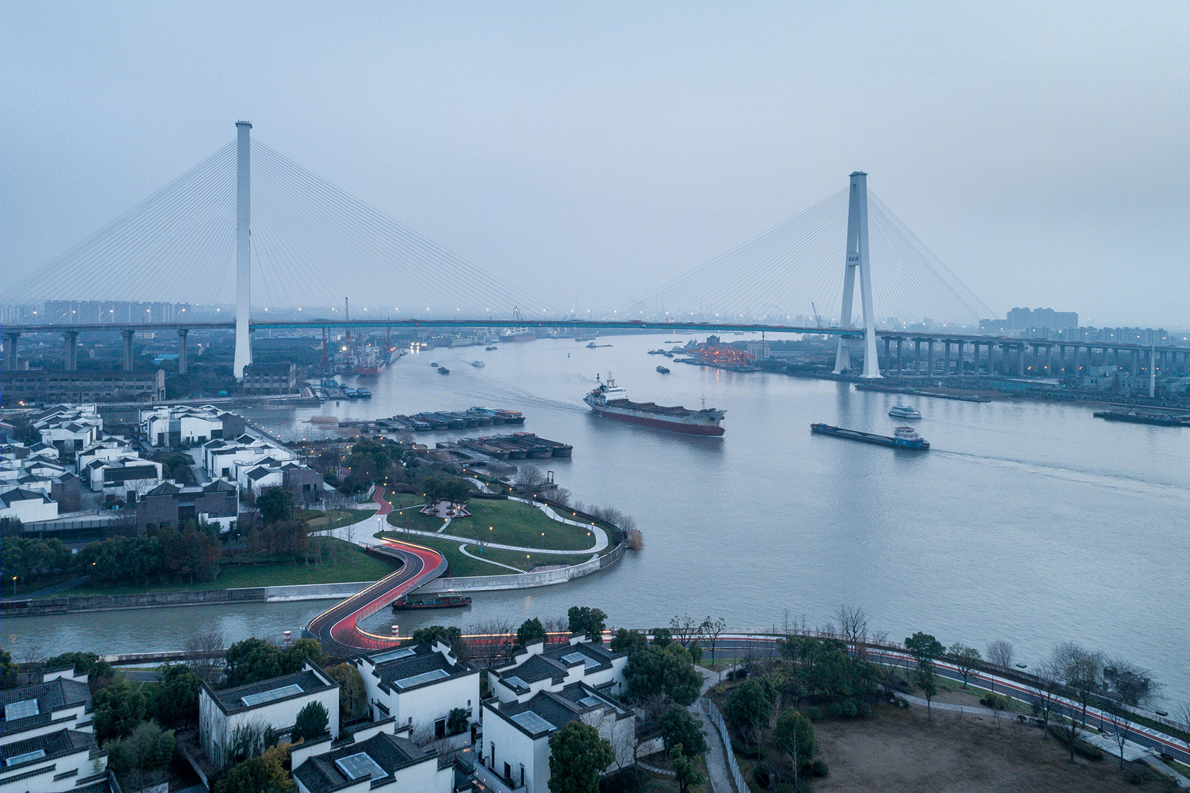 上海东岸云桥探秘 · 融入景观,交通,建筑的复合设计-26