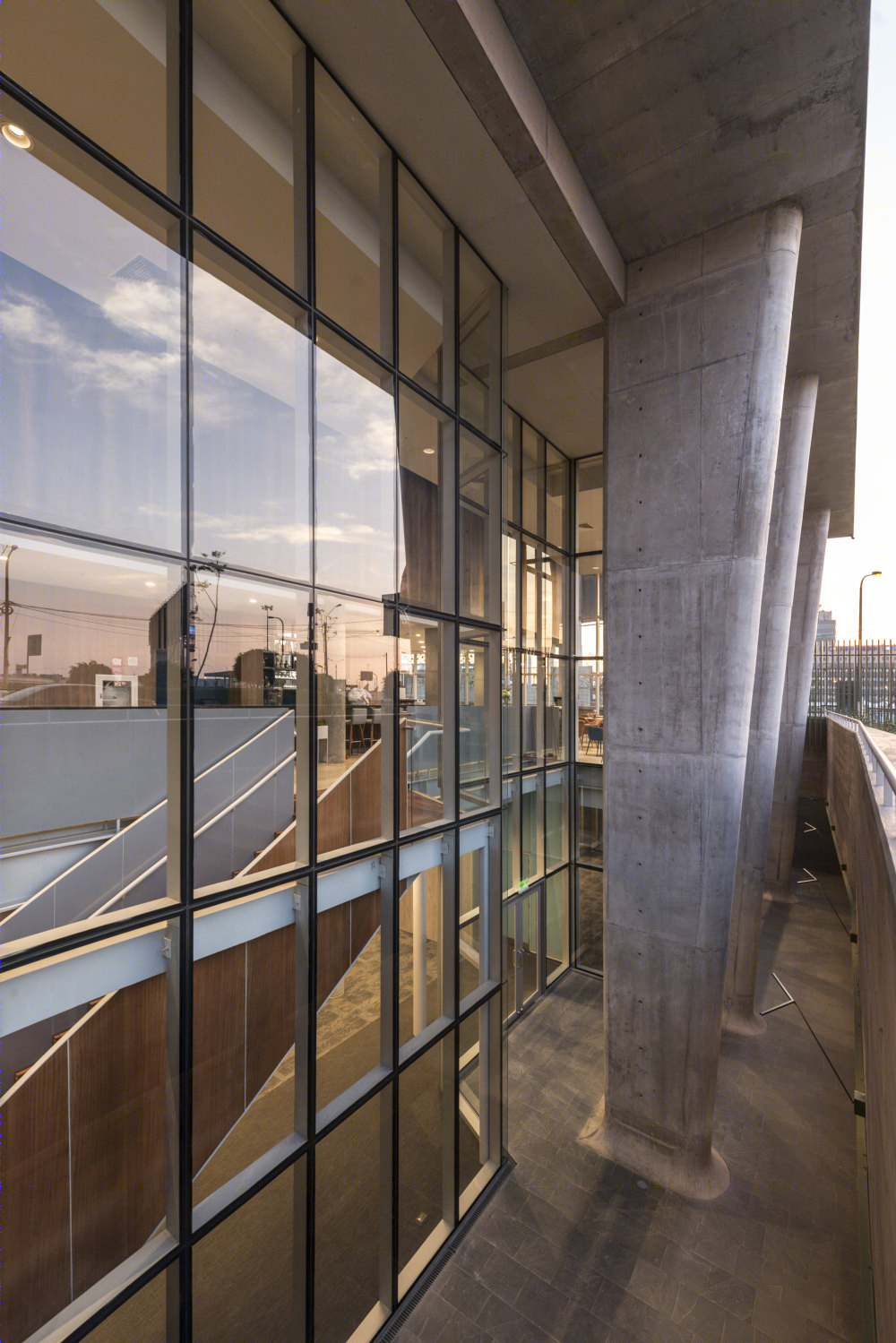 秘鲁利马机场假日酒店 · 打造城市与建筑的互动空间-53